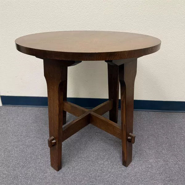Stickley Gus Round Oak Wood Lamp Table