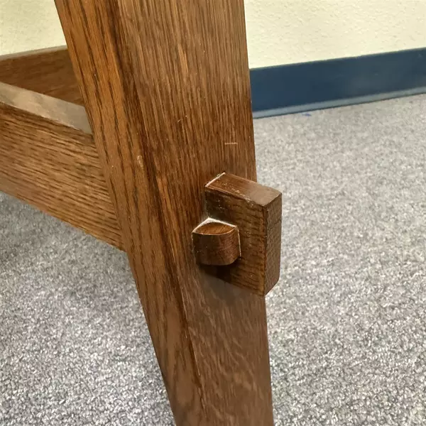 Stickley Gus Round Oak Wood Lamp Table