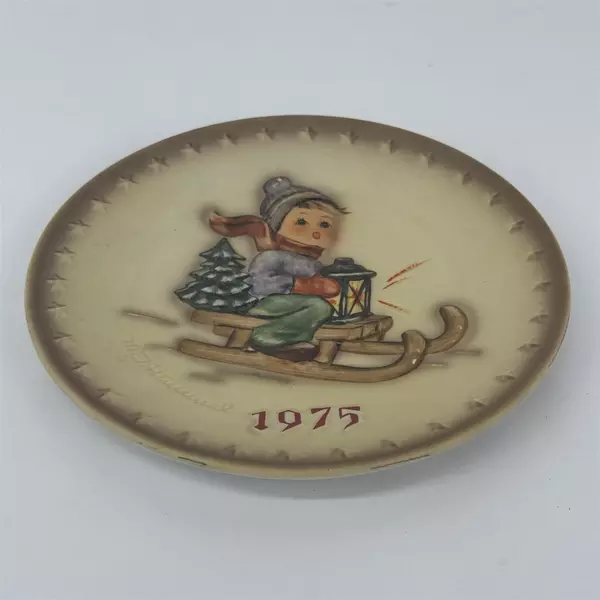 1975 MJ Hummel 5Th Annual Collector Plate Goebel W. Germany Ride Into Christmas
