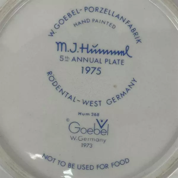 1975 MJ Hummel 5Th Annual Collector Plate Goebel W. Germany Ride Into Christmas