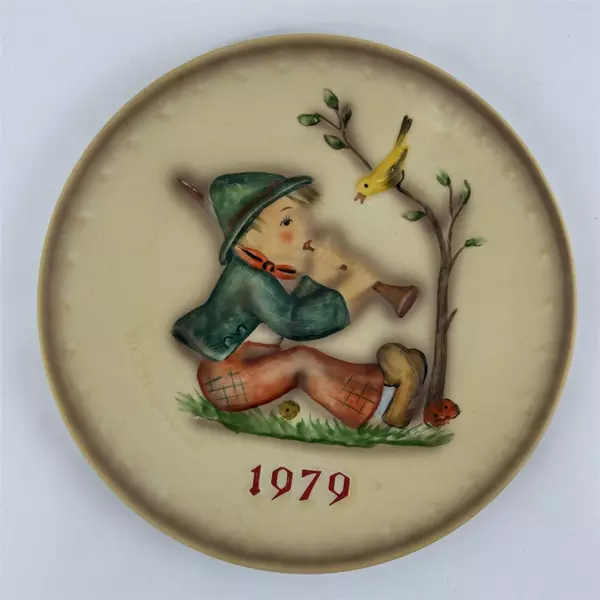 1979 M.J. Hummel Goebel 9th Annual Collector Plate Singing Lesson Germany