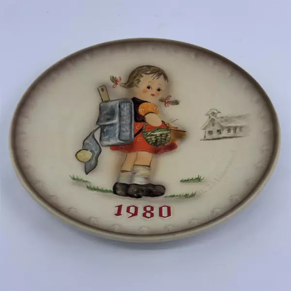 1980 M.J Hummel 10th Annual Collector Plate School Girl West Germany-Goebel
