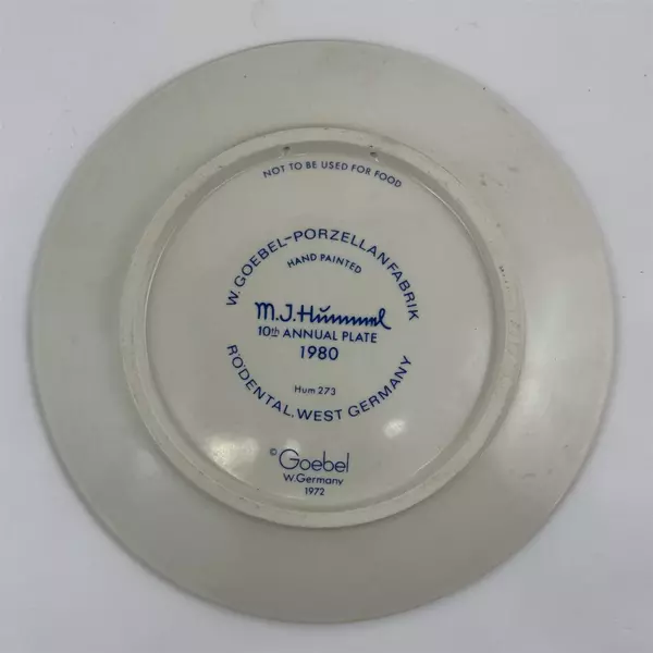 1980 M.J Hummel 10th Annual Collector Plate School Girl West Germany-Goebel