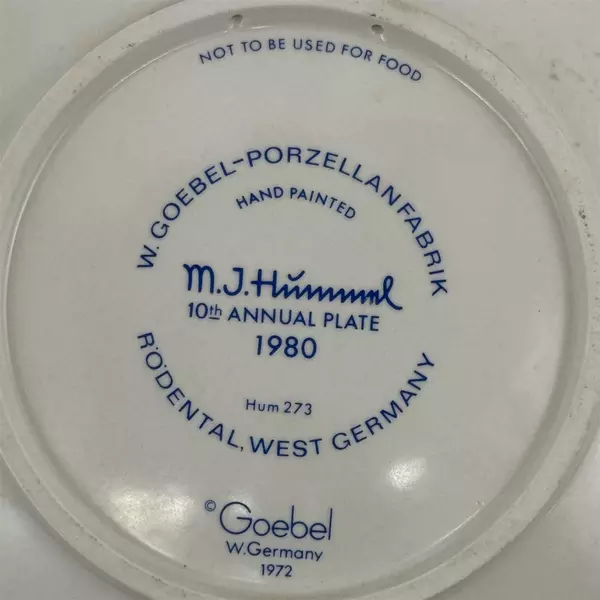 1980 M.J Hummel 10th Annual Collector Plate School Girl West Germany-Goebel