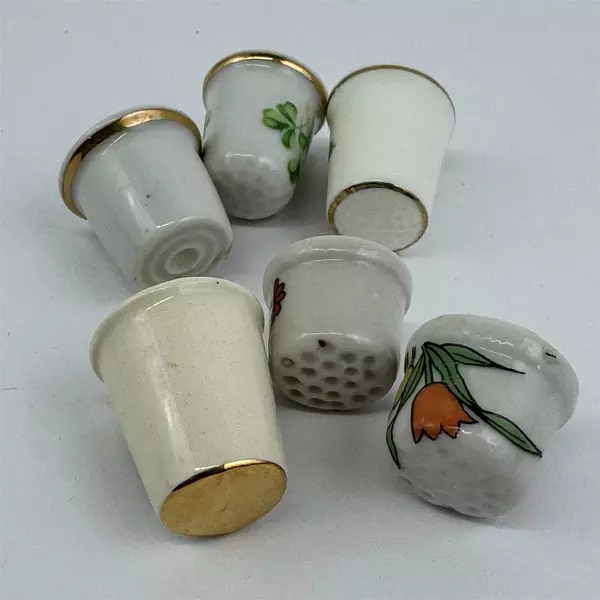 6 VTG Porcelain Ceramic Flowers Thimbles White Hand Painted Gold Trim