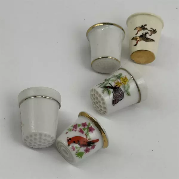 Lot Of 5 Ceramic Bird Thimbles White With Gold Trim
