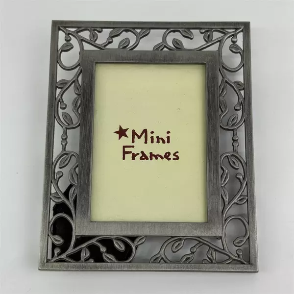 Pewter Mini Photo Frame 2x3 Standing Matte Silver-Tone Ivy Leaves