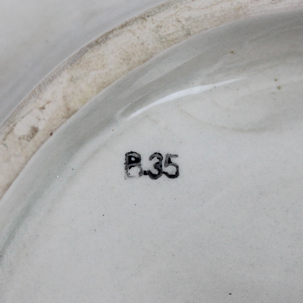 Unbranded Ceramic Santa Face Cookie Plate 9" x 8 1/2"