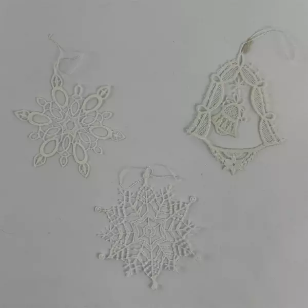 Lot of 6 Handmade Crochet Christmas Ornaments Snowflakes Bell Tree