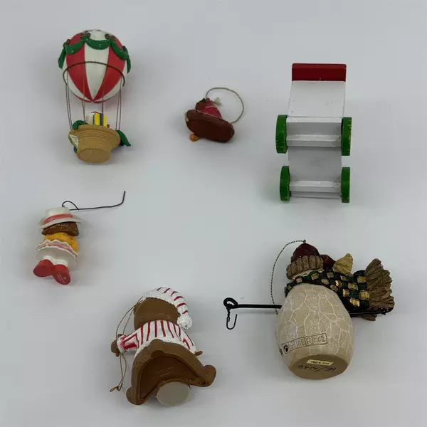 Lot of 6 Assorted Christmas Ornaments