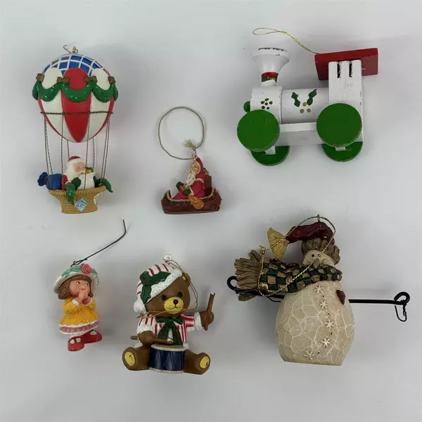 Lot of 6 Assorted Christmas Ornaments