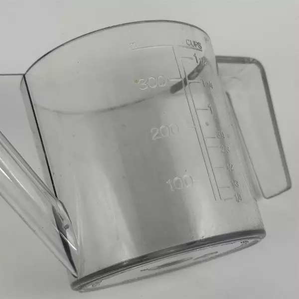  Vintage Gravy Strain Plastic 2 Cup Skimmer Measuring Cup Juice Pitcher