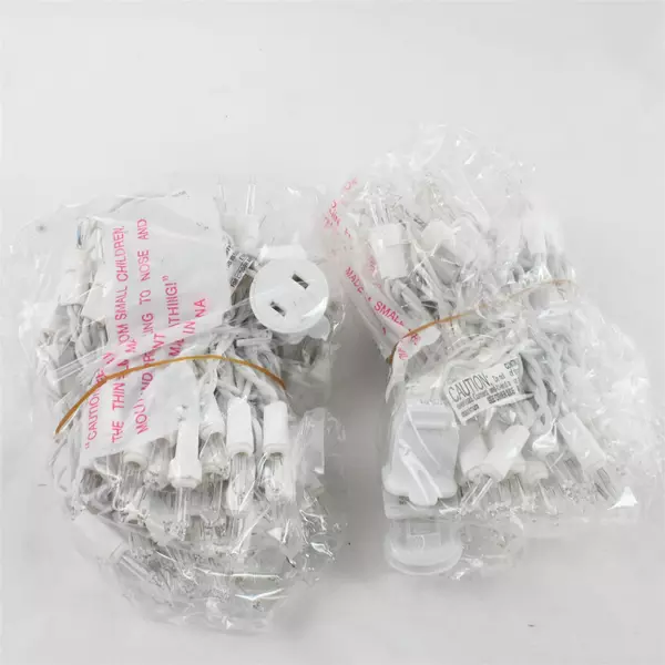 Sienna 200-Count Random Twinkle Icicle Window Lights Indoor/Outdoor - Open Box