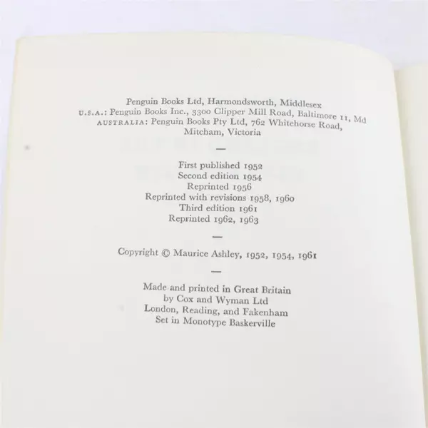 England in the Seventeenth Century Maurice Ashley 1961 Paperback