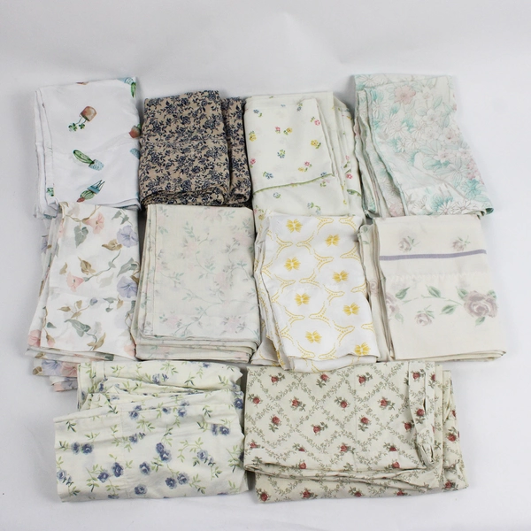 Lot of 10 Floral Patterned Standard Pillowcases DIY Fabric Upcycling