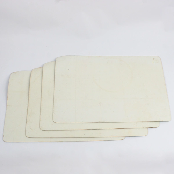 Set of 4 VTG Vera Neumann Christmas Scottie Dog Placemats 11.5" x 17.5" FLAWED