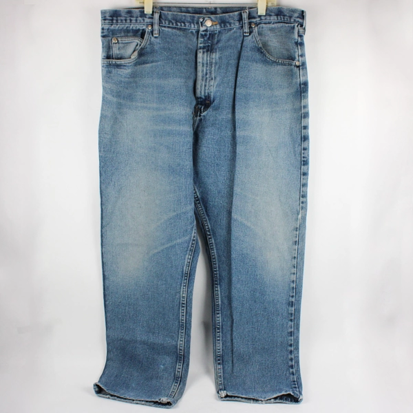 Wrangler Men's 42x32 Light Wash Straight Leg Denim Jeans