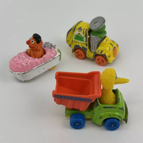 Three 1980s Playskool Sesame Street Die Cast Character Toys Big Bird Oscar Ernie