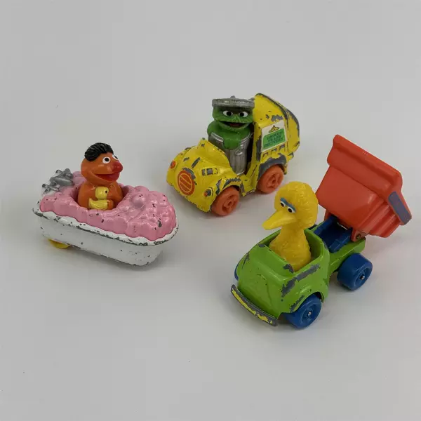 Three 1980s Playskool Sesame Street Die Cast Character Toys Big Bird Oscar Ernie