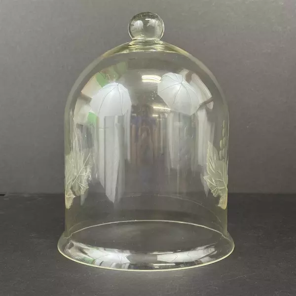 10.25" Etched Grape Cluster Glass Cloche