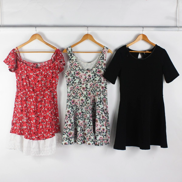A Lot of 3 H&M Divided Women's Dresses 2 Floral Print & 1 Black Size 14
