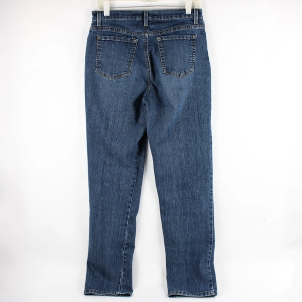 Gloria Vanderbilt Women's 8 Amanda Medium Wash Straight Leg Jeans 