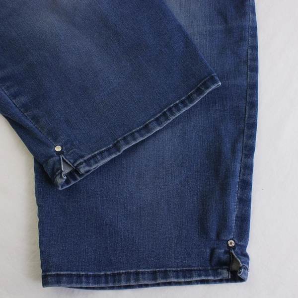 Gloria Vanderbilt Avery Blue Slimming Capris Women's Size 14