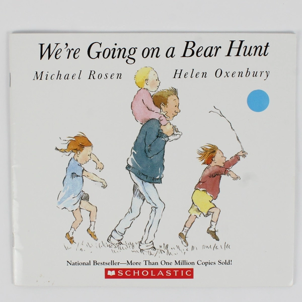 We're Going on a Bear Hunt by Michael Rosen 2011 Scholastic Paperback