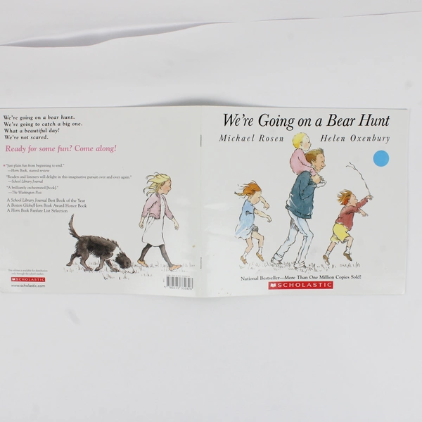 We're Going on a Bear Hunt by Michael Rosen 2011 Scholastic Paperback
