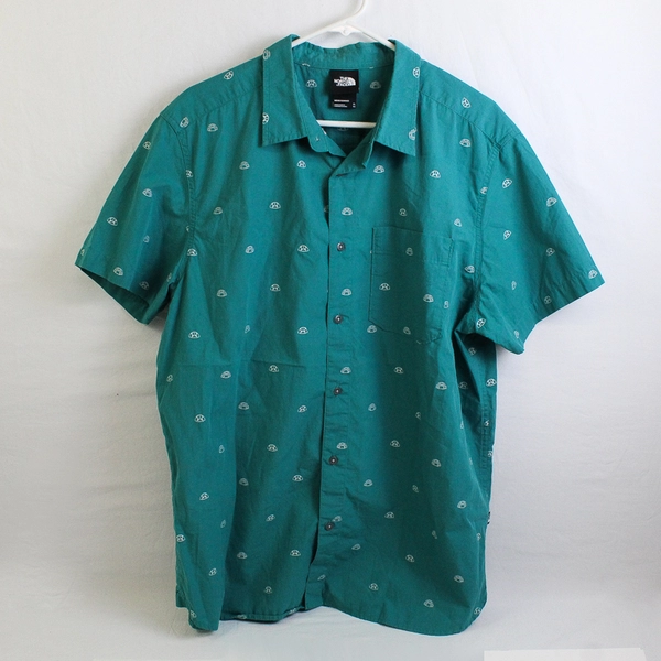 The North Face Men's XL Baytrail Pattern Igloos Aqua Button Up Shirt