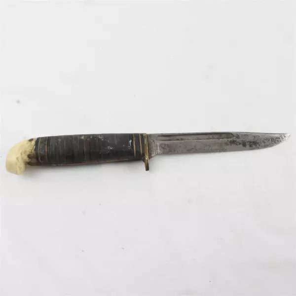 Vintage Collectible Fixed Blade Knife made by Western Includes Leather Sheath