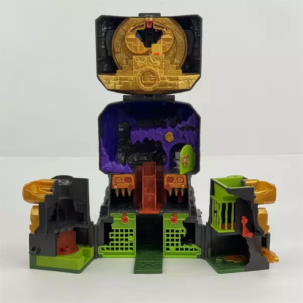 Treasure X Lost Lands Skull Island Skull Temple Pre-Owned