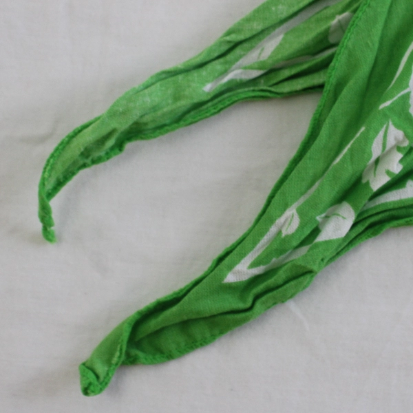 The Nature Conservancy Green Leaf Pattern Triangle Bandana Headscarf