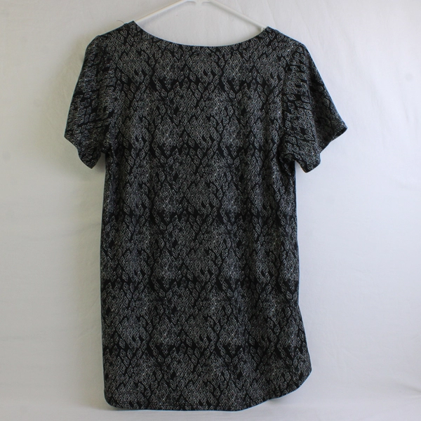LuLaRoe Black and White Diamond Pattern T-Shirt Women's Size Small
