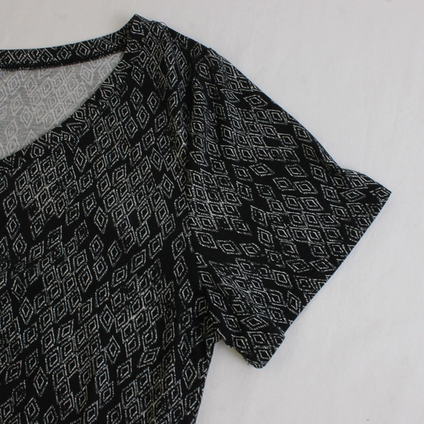 LuLaRoe Black and White Diamond Pattern T-Shirt Women's Size Small