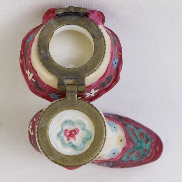 Unbranded Victorian Opera Boot Hinged Trinket Box Pink and White Florals