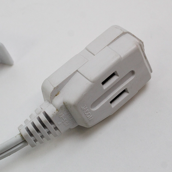 White 6-Outlet 2-Prong Twin Extension Cord 6 ft Untested
