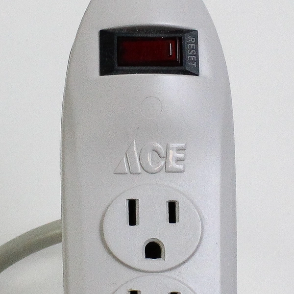 Ace 6-Outlet Power Strip Model 33543 125VAC