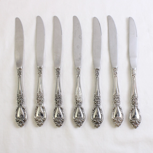 Set of 7 Oneida Wordsworth Stainless Steel Hollow Dinner Knives