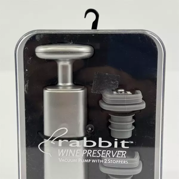 Metrokane Rabbit Wine Preserver Vacuum Pump with 2 Stoppers Open Box