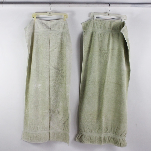 Lot Of 2 Unbranded Solid Green (Light & Lighter) Color Bath Towels (24" x 50.5")