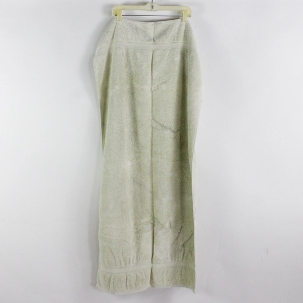 Lot Of 2 Unbranded Solid Green (Light & Lighter) Color Bath Towels (24" x 50.5")