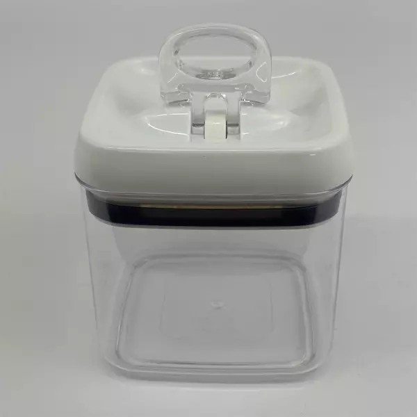 Better Homes & Gardens Canister 4.5 Cup Flip-Tite Square Food Storage Container