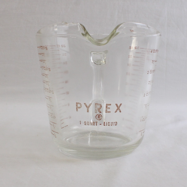 Pyrex 4-Cup Measuring Glass #532 Red Lettering FLAWED