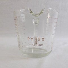 Pyrex 4-Cup Measuring Glass #532 Red Lettering FLAWED