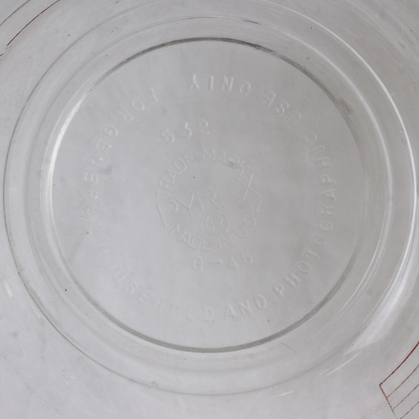 Pyrex 4-Cup Measuring Glass #532 Red Lettering FLAWED