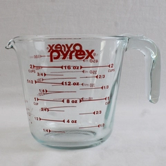Pyrex 2-Cup Clear Measuring Glass #26 Red Lettering