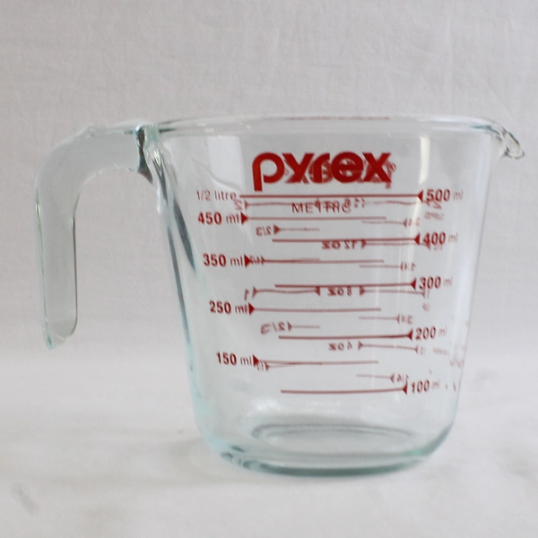 Pyrex 2-Cup Clear Measuring Glass #26 Red Lettering