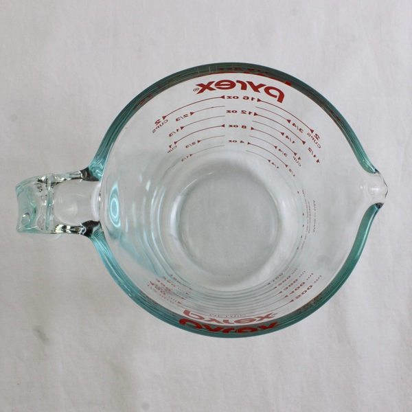 Pyrex 2-Cup Clear Measuring Glass #26 Red Lettering