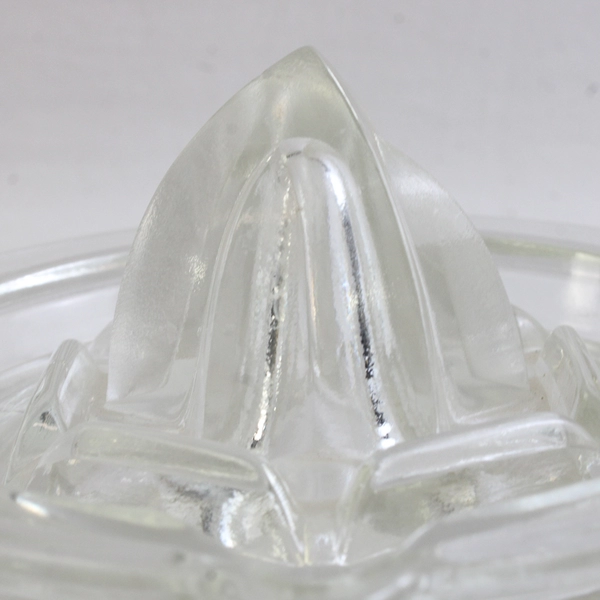 Unmarked Clear Glass Hand Juicer Citrus Reamer FLAW